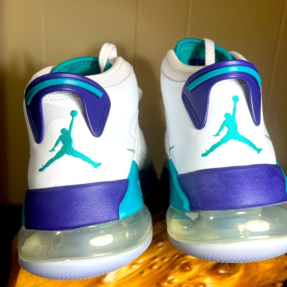 2019 Jordan Mars 270 ‘Grape’ - Picture 2 of 5